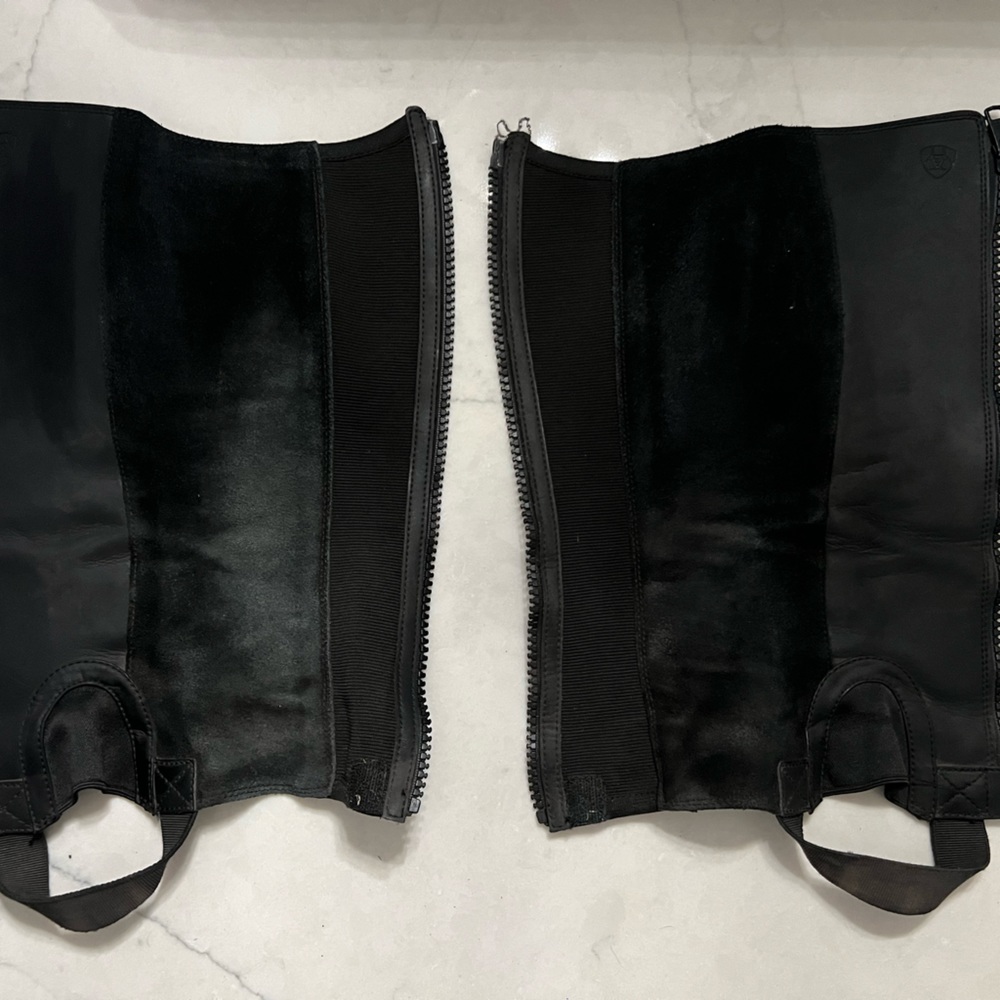 Ariat Youth Scout Chaps- Black MT